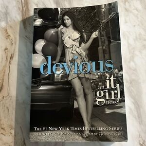 Devious An It Girl Novel by Cecily von Ziegesar Softcover Book